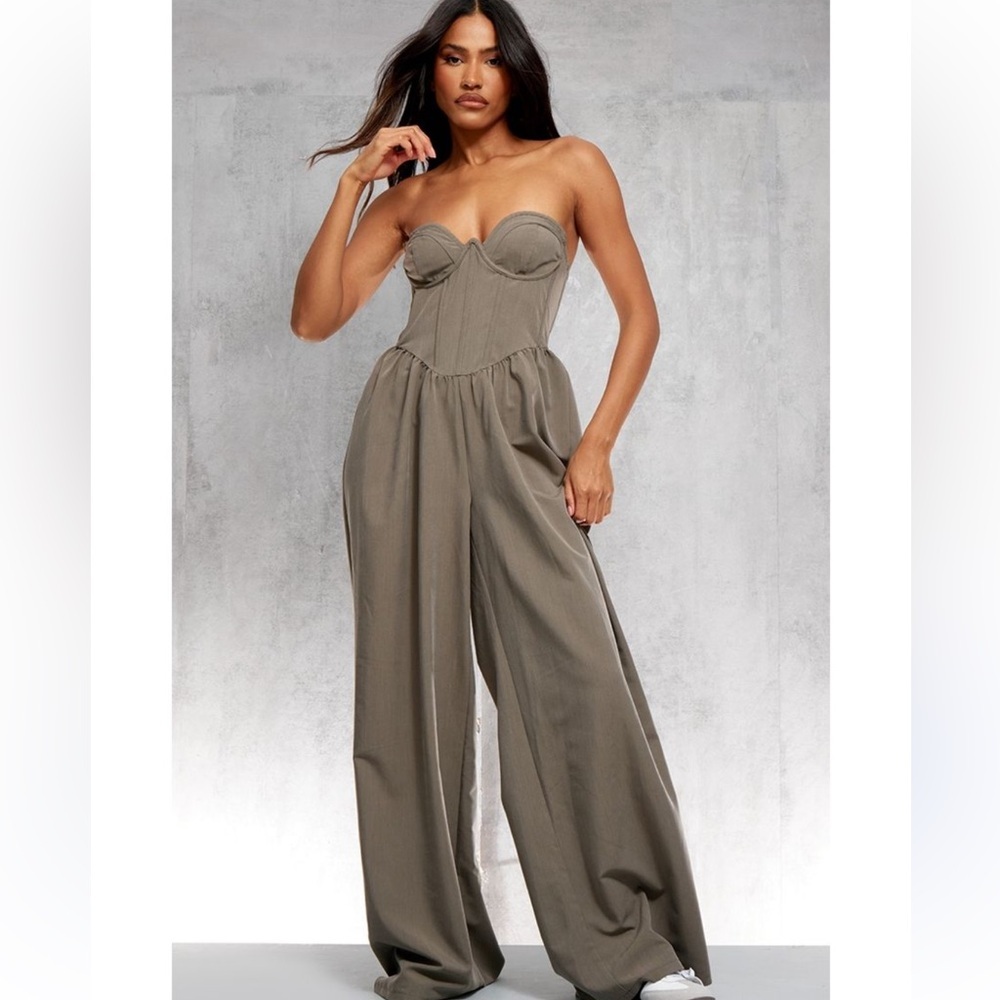 PrettyLittleThing Olive Corset Wide
Leg Jumpsuit - US Size O